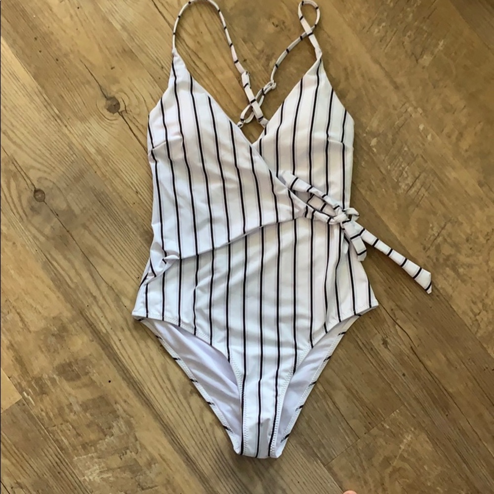 NWT Cupshe Wrap/Tie Striped One Piece Sz Medium